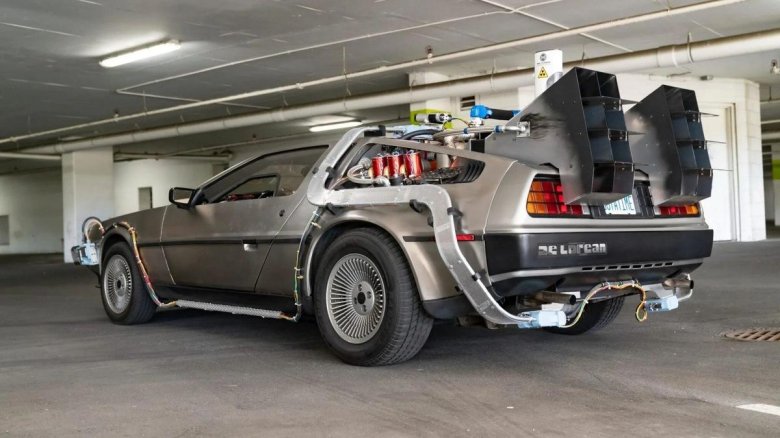 DELOREAN DMC-12 back to the Future
