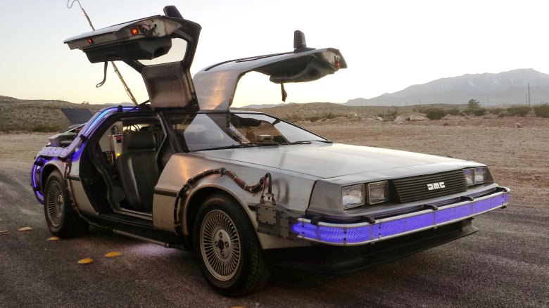 DELOREAN DMC-12 машина времени