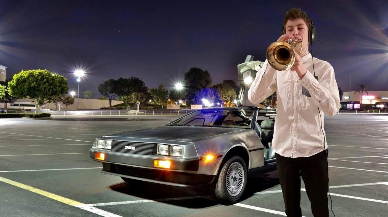 Делориан из бумаги