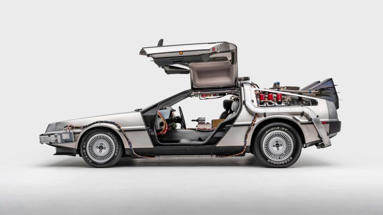 DELOREAN DMC-12