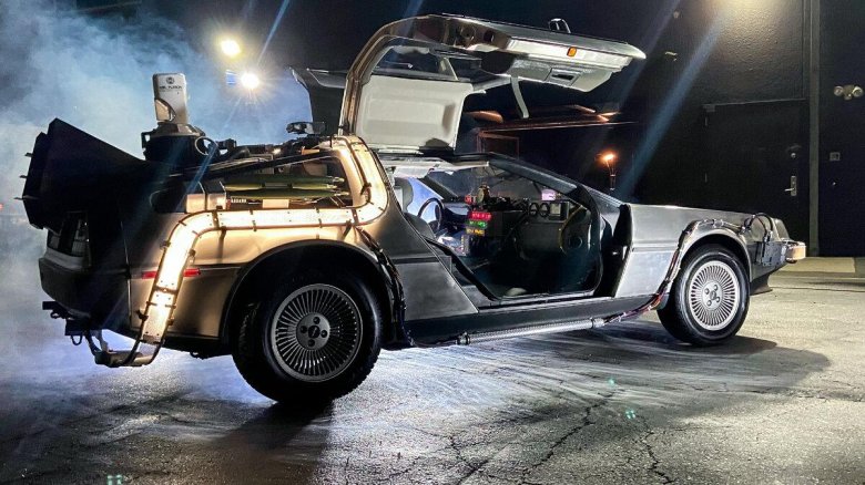 DELOREAN DMC-12 машина времени