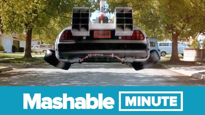 Назад в будущее 2 Делориан летает