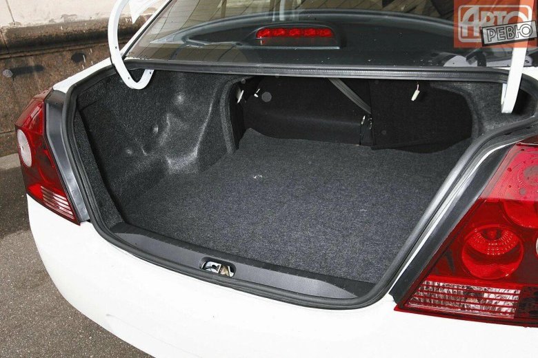 Geely MK багажник