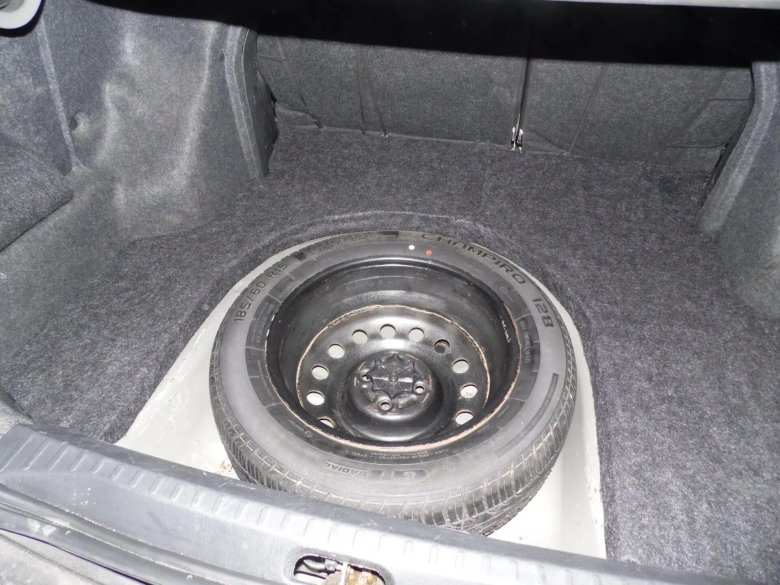 Geely MK пол багажника