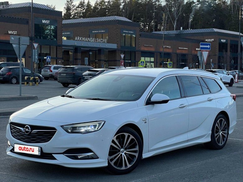 Опель инсигния универсал 2018
