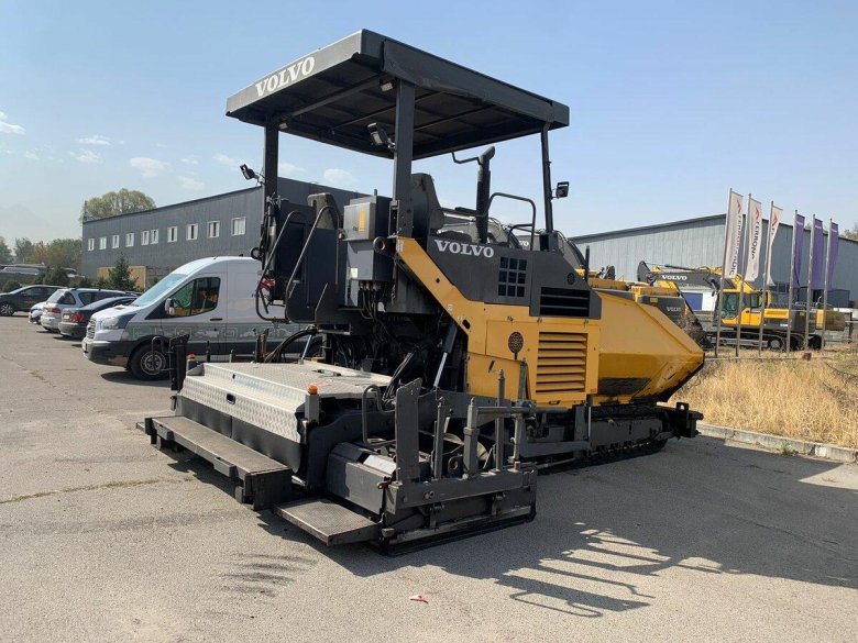 Асфальтоукладчик volvo
