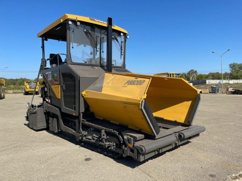 Асфальтоукладчик volvo p6820d