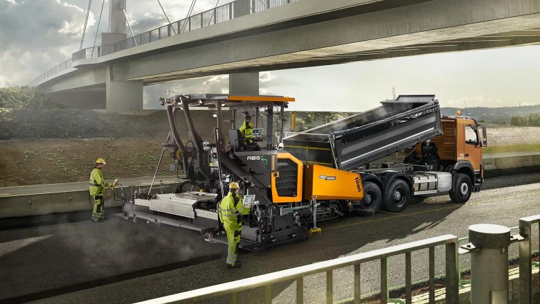 Асфальтоукладчик Вольво p4820d