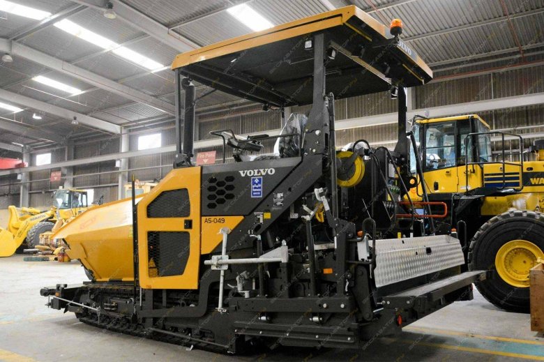 Асфальтоукладчик Volvo p6820c