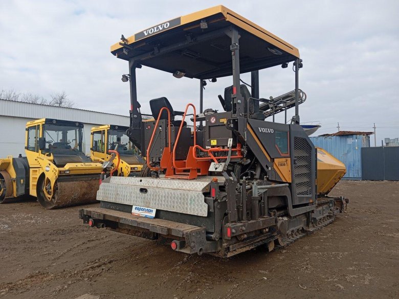 Асфальтоукладчик volvo abg6820