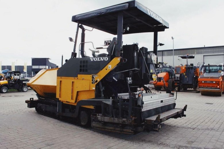 Асфальтоукладчик volvo abg6820