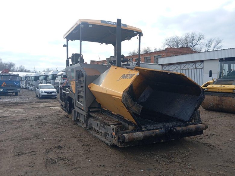 Асфальтоукладчик volvo p6820d