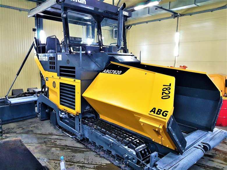 Асфальтоукладчик Volvo abg 7820