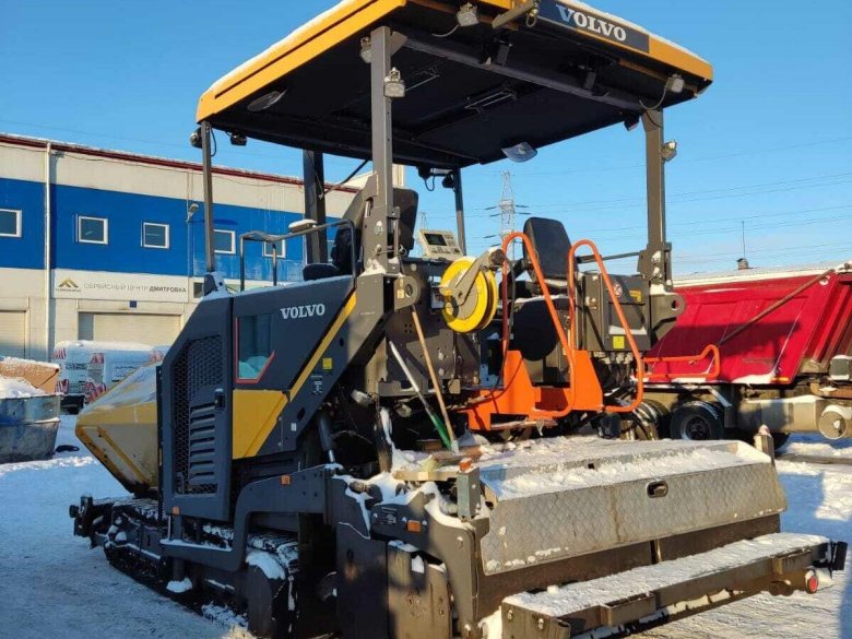 Асфальтоукладчик Volvo 7820