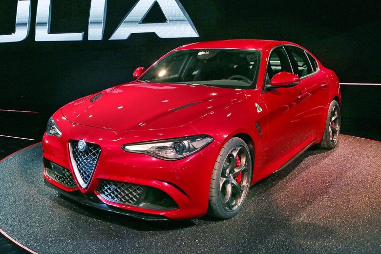 Машина alfa romeo giulia