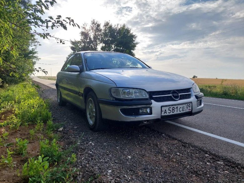 Опель Омега 1998