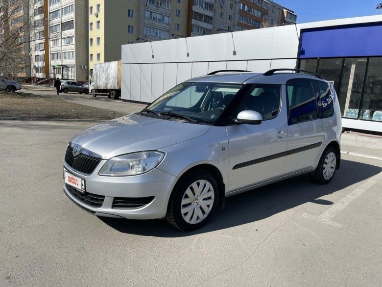 Skoda Roomster 2011 Size
