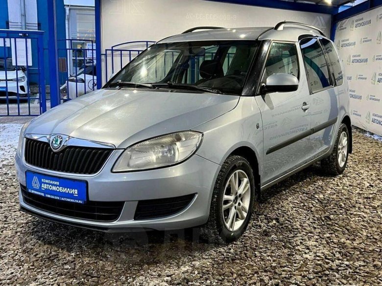 Skoda Roomster 2011 Size