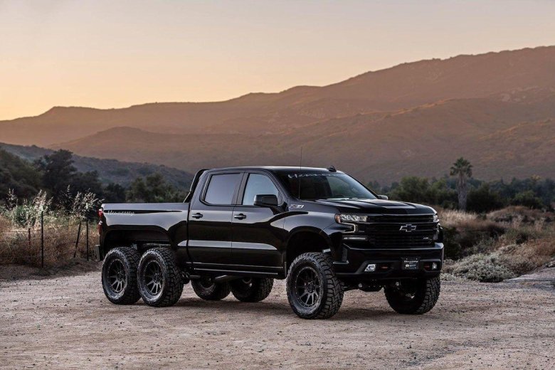 Chevrolet Silverado (Hennessey Goliath 6x6)