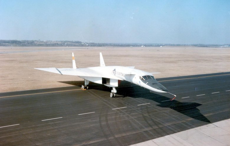 Самолет XB-70 Valkyrie