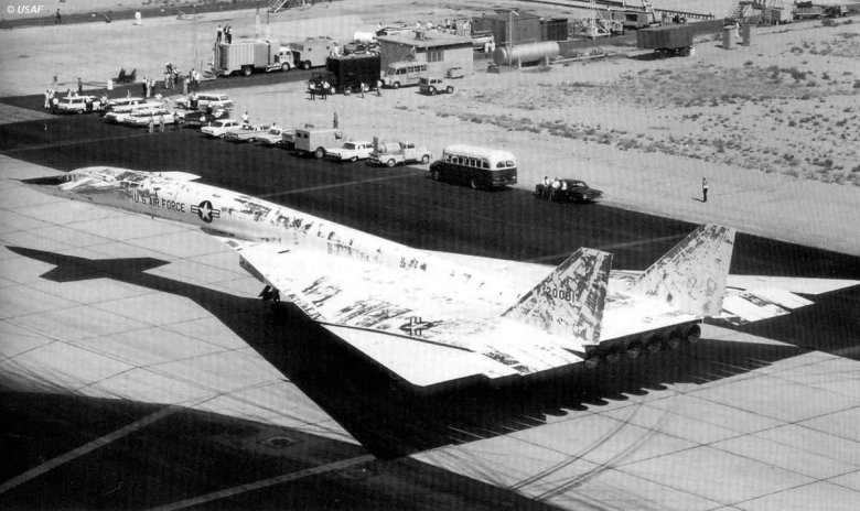 Самолёт XB-70