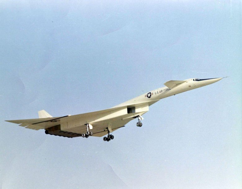 Самолет XB-70 Valkyrie