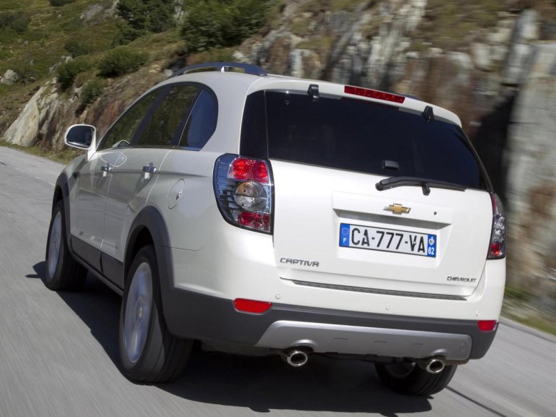 Chevrolet Captiva 2008 сзади