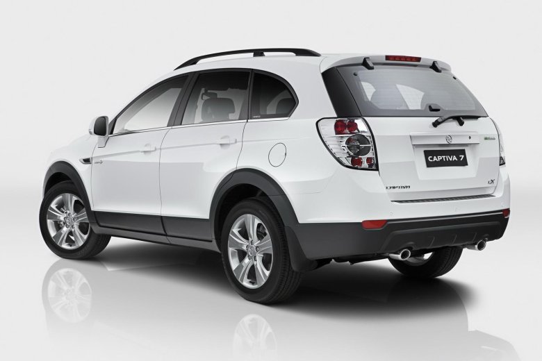 Chevrolet Captiva сзади