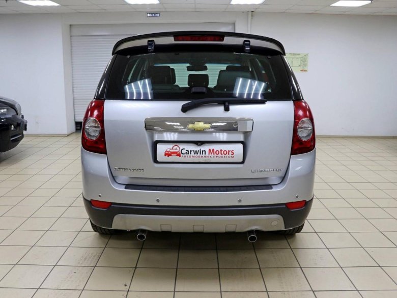 Шевроле Каптива сзади