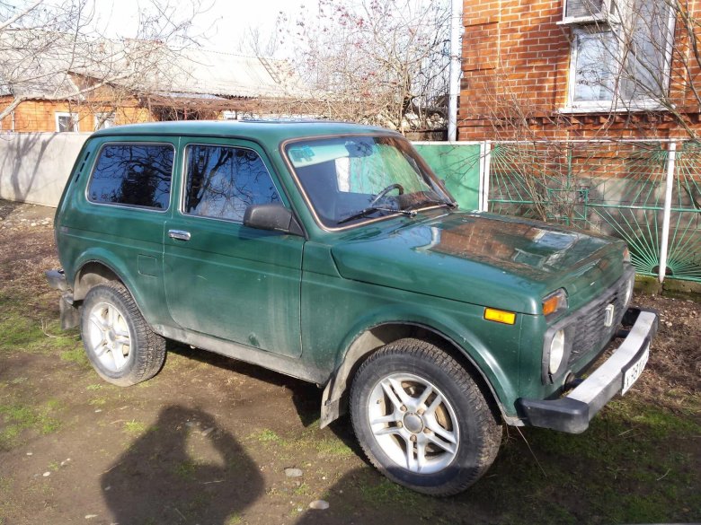 Нива сине зеленая 21213