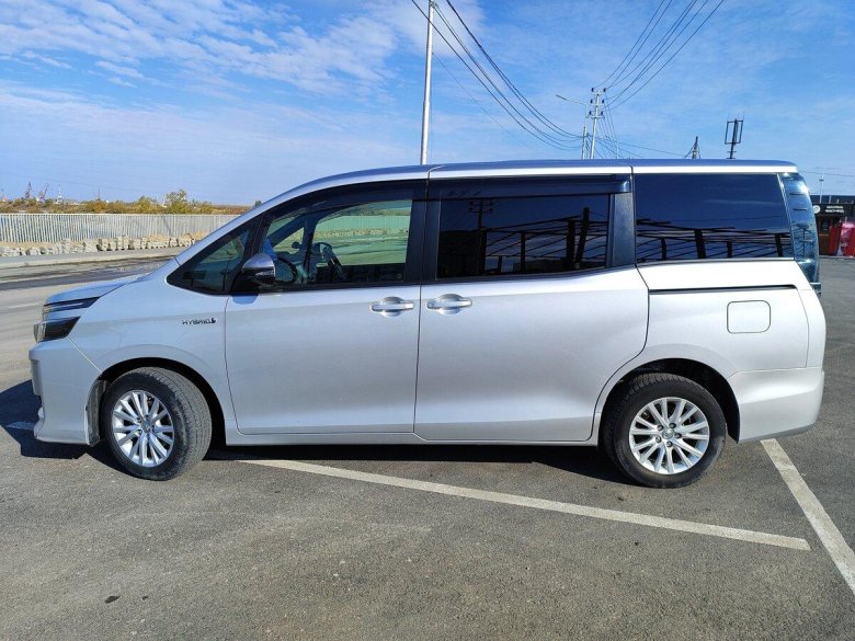 Тойота ноах гибрид 2015