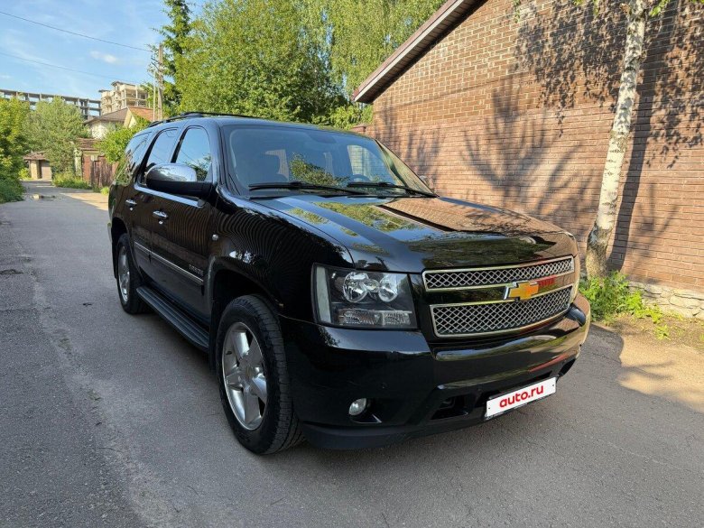 Chevrolet tahoe black 2011