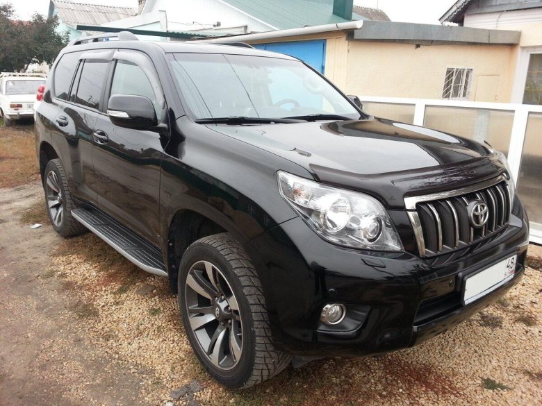 Toyota Land Cruiser Prado 150 черный