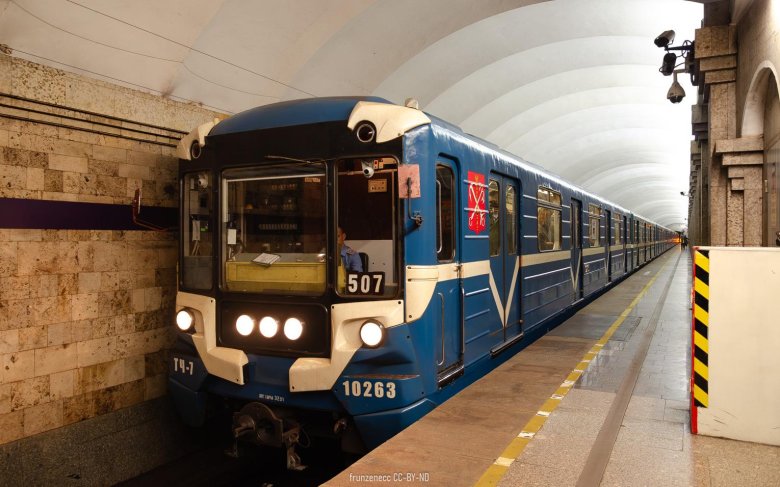 Вагоны метро спб