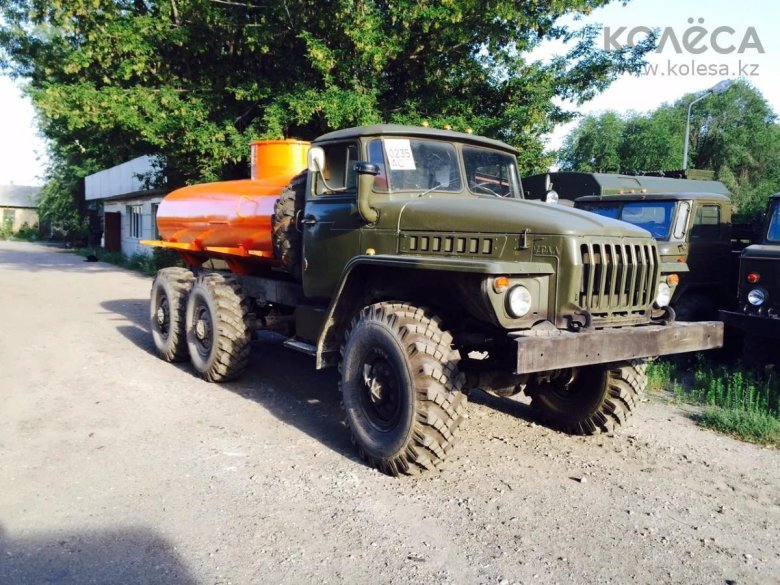 Урал 4320 топливозаправщик