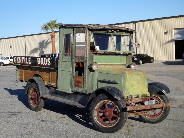 Автомобиль Walker Electric