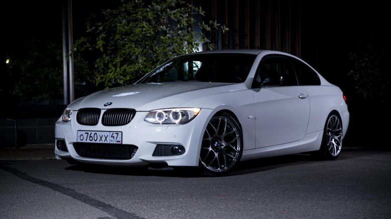 БМВ е92 тюнинг белая