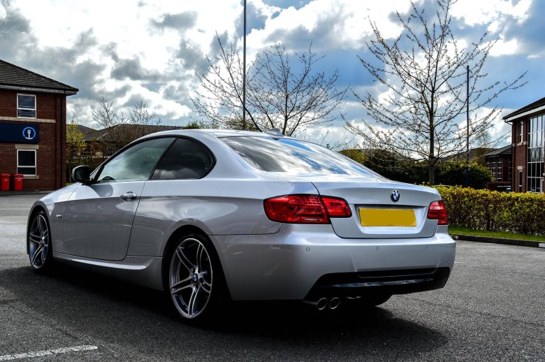 BMW 325 e92