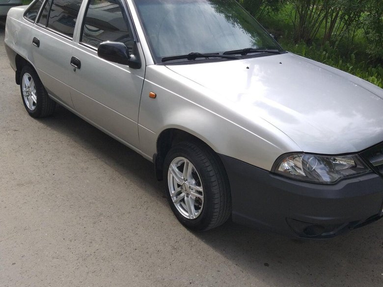 Дэу Нексия серебристая 2005