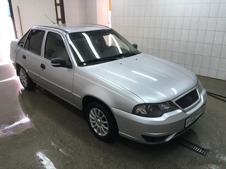 Daewoo Nexia 2012 серебристая