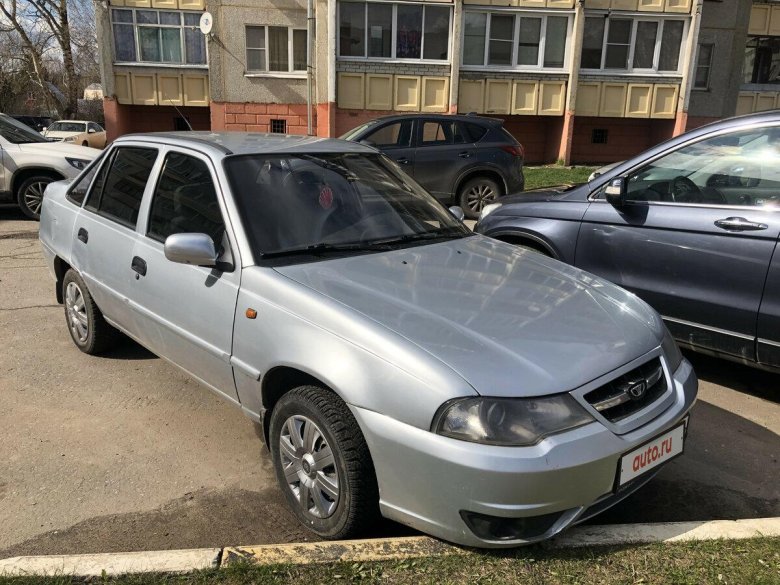 Daewoo nexia 2012 серебристая