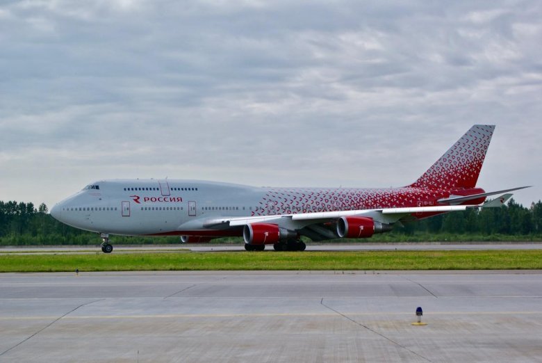 Самолёт Боинг 747-400