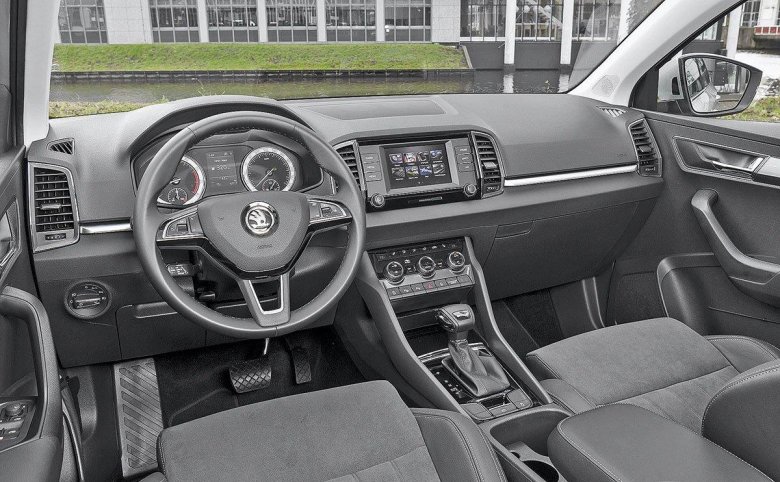 Skoda Karoq 2021 салон