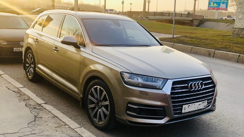 Audi q7 Gold