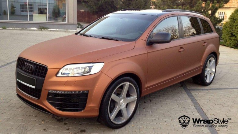 Audi q7 коричневая