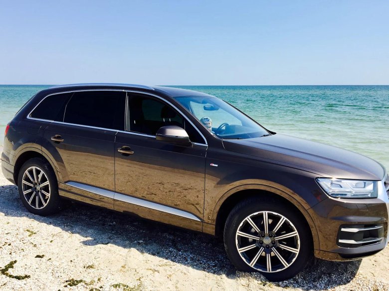 Audi q7 Brown