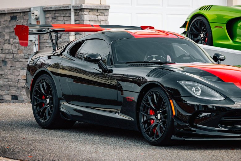 Dodge viper srt 10