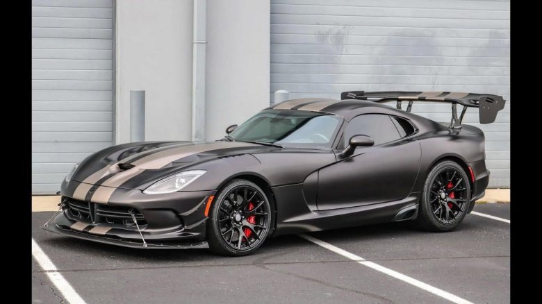 Додж Вайпер 2022