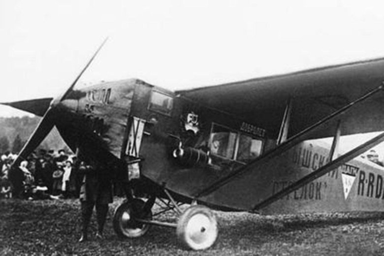 Первый Советский пассажирский самолет АК-1