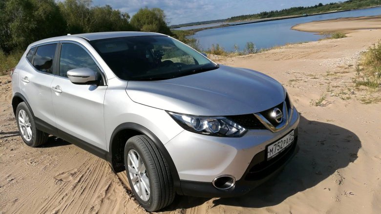 Nissan Qashqai серебристый металлик